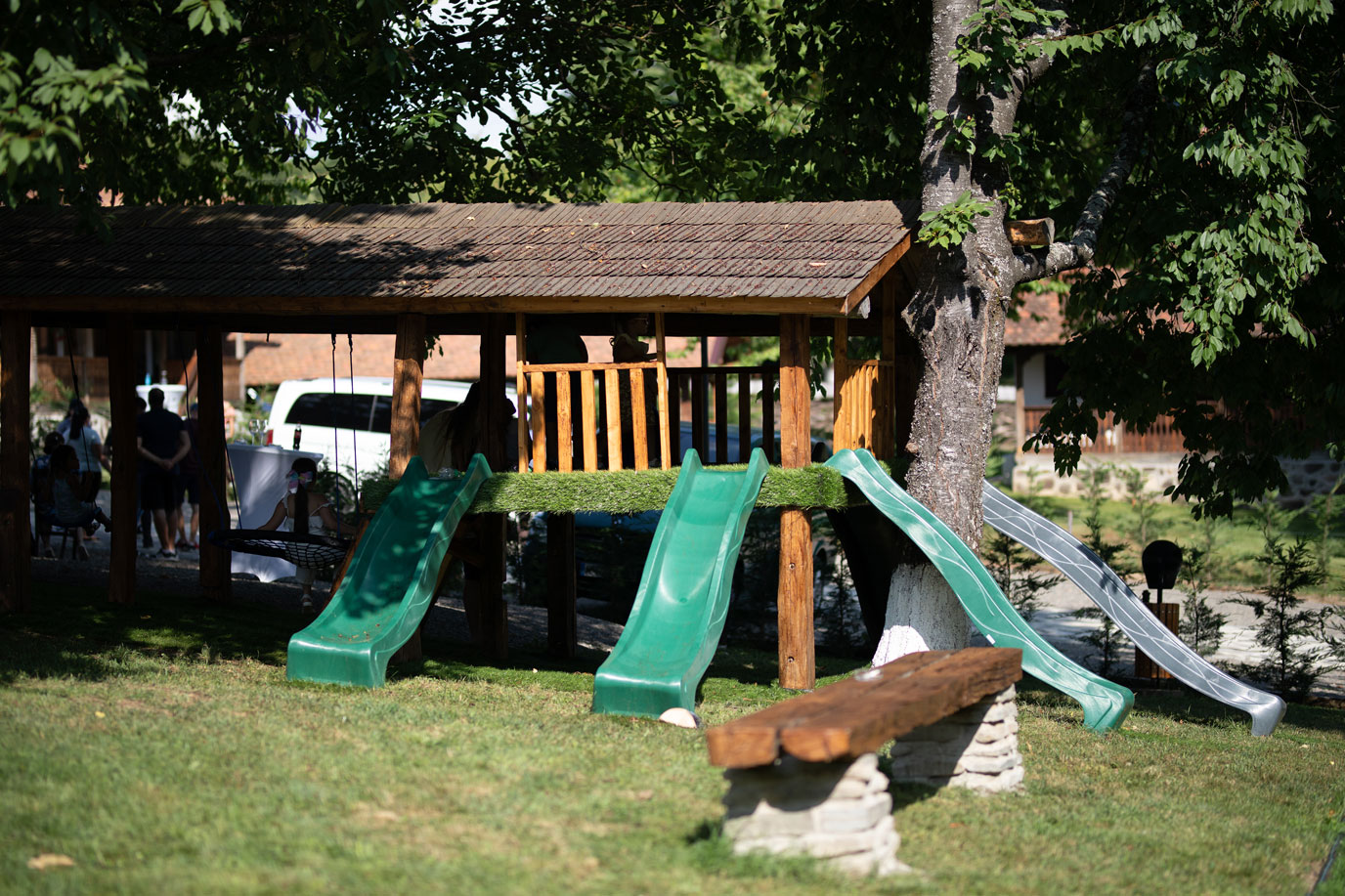 LOC DE JOACA PENTRU CEI MICI